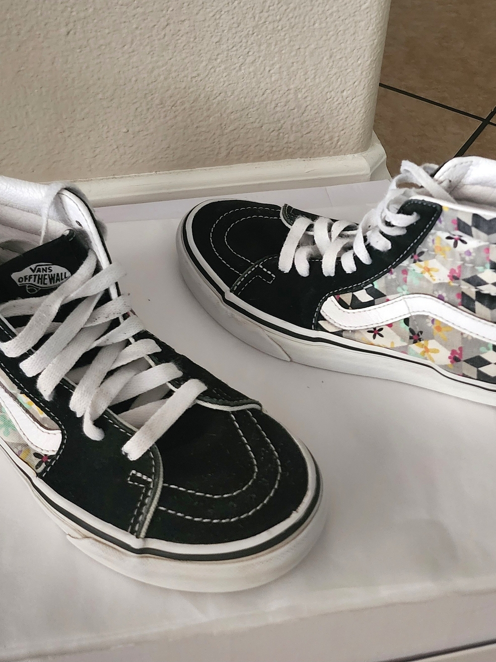 Vans Sk8-Hi Patchwork Floral High Tops Women’s 6 Men’s 4.5